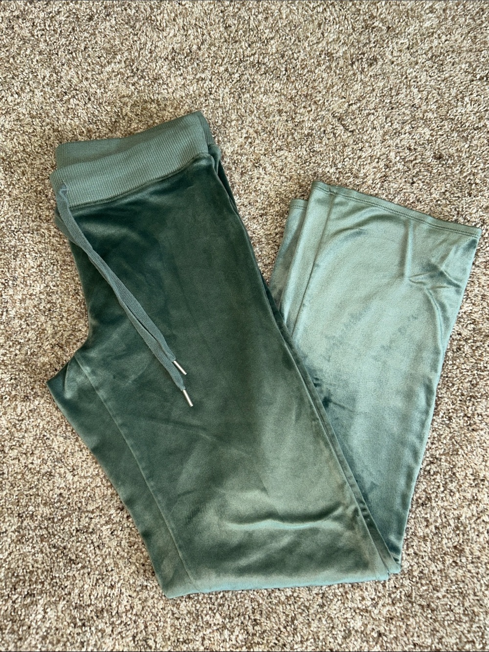 Aerie Green Velvet Lounge Pants